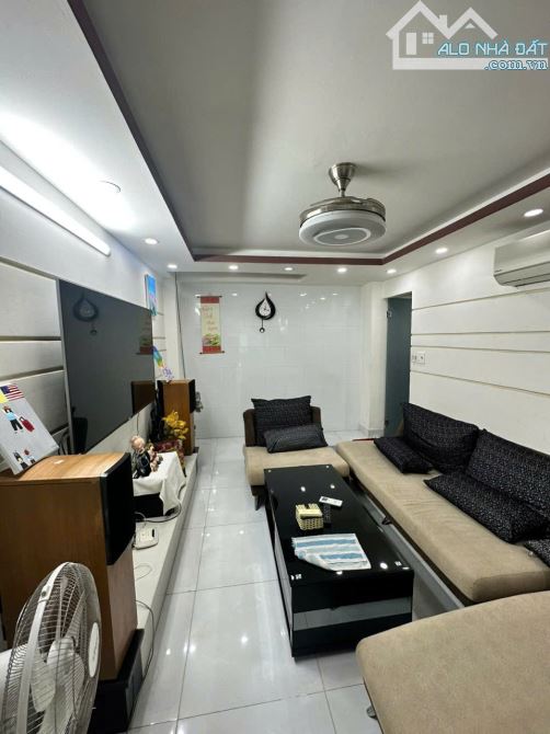 Nhà đẹp HXT gần ngay ngã 4 Hàng Xanh, DTCN 50m2, 1T 4L, 4 PN, tặng NTCC, giá 10,49 tỷ TL - 6