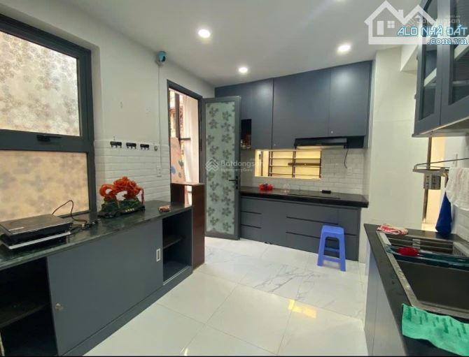 Bán CHDV 4 Tầng - Hẻm xe hơi thông - TN 7% / năm - sát Phạm Văn Đồng - Giá 13.x tỷ - 7