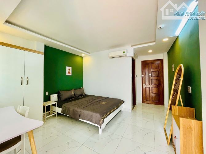 CĂN HỘ TÁCH BẾP FULL NỘI THẤT BAN CÔNG CỰC RỘNG NGAY VỊ TRÍ QUẬN 1 - 7