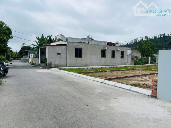 BÁN LÔ ĐẤT SIÊU ĐẸP MẶT ĐƯỜNG NHỰA THÔNG 2 XE Ô TÔ TRÁNH NHAU TẠI TRƯỜNG SƠN-AN LÃO - 7