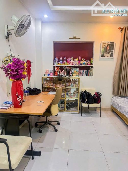 Bán nhà HXH Lê Quốc Hưng quận 4, 51,7m2x4,3x3 tầng 3PN, chỉ 5,05T - 7
