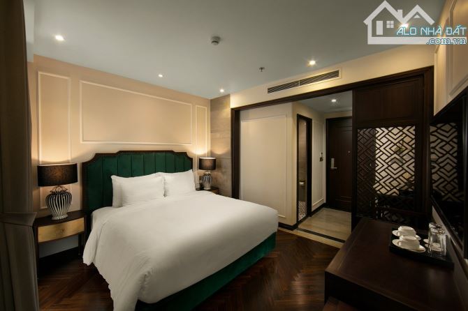 KHÁCH SẠNMặt phố Hàng Bông - 160m2 - 35 phòng - 168 tỷ - Doanh thu 1,9 tỷ/ tháng