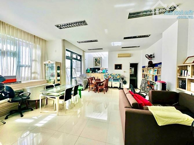 💥BÁN NHÀ 4 TẦNG MT TRẦN PHÚ - VỊ TRÍ TRUNG TÂM CỰC HIẾM - DT 110M2 NGANG 12M- GARA ÔTÔ - 9