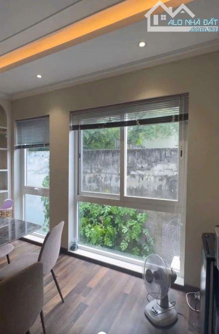 Nhà Thật Y Hình, hẻm Xe Tải Lê Văn Sỹ, 4,5x25m, Hầm 4 lầu thang máy - chỉ 2x tỷ - 9