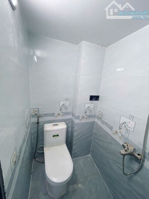1/ Khu Lê Văn Quới, gần Bốn Xã, Q. Tân Phú, Q. 11. Nhà mới đẹp. 47m2, 2 tầng, hxh - 9