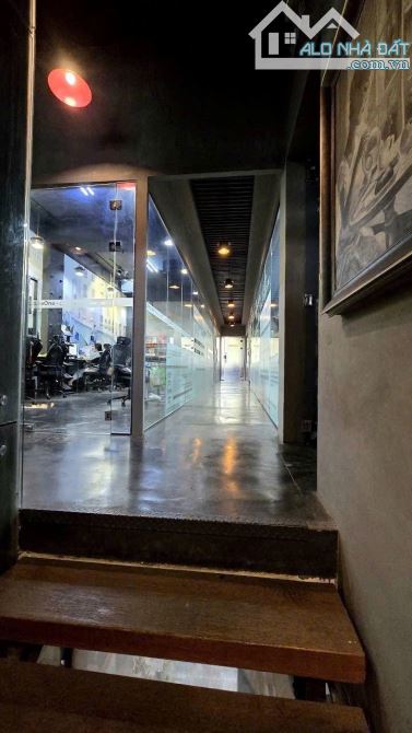 TÒA NHÀ 2 MẶT TIỀN TRƯỚC SAU ĐƯỜNG LỚN ĐC: 119 CỘNG HÒA, GẦN SIÊU THỊ LOTTE , HẺM SAU 8M - 6