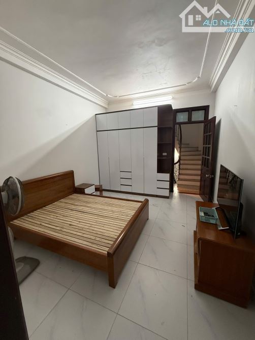 Cho thuê nhà ở Đội Nhân, Vĩnh Phúc, Ba Đình. DT 35m x 5 tầng, giá 17tr