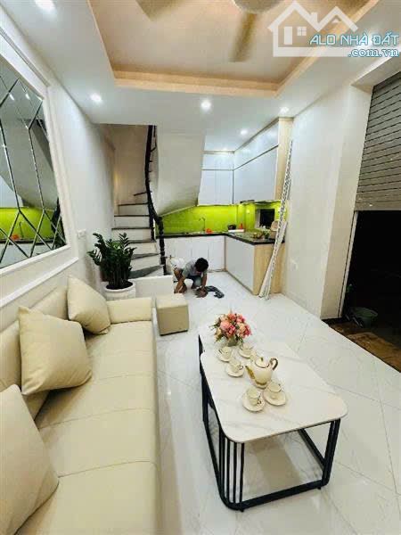 CẦU GIẤY NHÀ DÂN XÂY, NGÕ THÔNG Ô TÔ ĐỖ GẦN NHÀ, GẦN PHỐ,DT35Mx5TẦNG. Nhỉnh 8tỷ