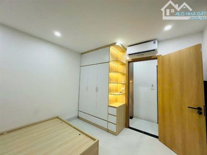 CẦU GIẤY NHÀ DÂN XÂY, NGÕ THÔNG Ô TÔ ĐỖ GẦN NHÀ, GẦN PHỐ,DT35Mx5TẦNG. Nhỉnh 8tỷ