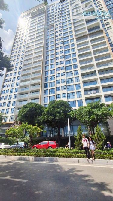 MẶT PHỐ LẠC LONG QUÂN 103m RỘNG 6.1m NHÀ 2 TẦNG ĐANG KINH DOANH GIÁ 10 Ty8