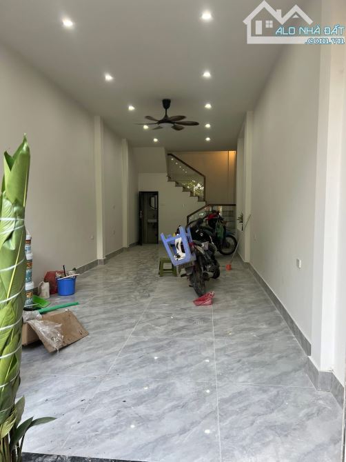 Bán Căn Nhà Mặt Chợ Nghĩa Đô - Lạc Long Quân - Cầu Giấy