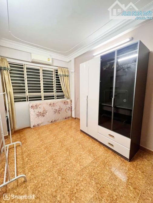 Cho thuê nhà ngõ Chợ Khâm Thiên, Khâm Thiên, Đống Đa. DT 25m x 4 tầng, giá 8tr - 2