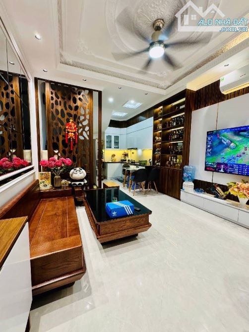 Bán nhà yên hoà 30M x MT 4M-nhà mới 9,55 tỷ-phân lô,ngõ thông,ba gác tránh