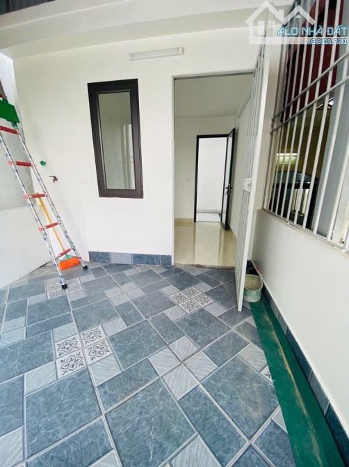 Bán nhà đội cấn DT 25M x5 tầng,nhà đẹp,full nội thất,sổ nở hậu giá 6 tỷ