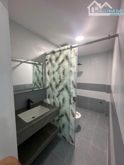 BÁN NHÀ 6TẦNG*50M THANG MÁY GIÁP NHỊ QUẬN UỶ HOÀNG MAI ÔTÔ NỘI THẤT ĐỈNH CHÓP