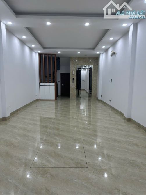 BÁN NHÀ 6TẦNG*50M THANG MÁY GIÁP NHỊ QUẬN UỶ HOÀNG MAI ÔTÔ NỘI THẤT ĐỈNH CHÓP