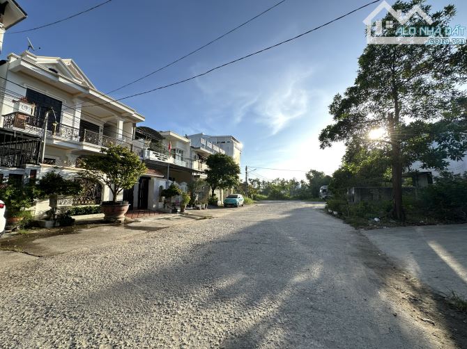 BÁN ĐẤT NGỌC ANH GIÁ RẺ CẠNH PHẠM VĂN ĐỒNG - 1