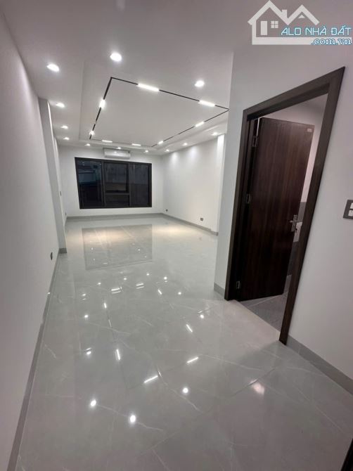 BÁN NHÀ 6TẦNG*50M THANG MÁY GIÁP NHỊ QUẬN UỶ HOÀNG MAI ÔTÔ NỘI THẤT ĐỈNH CHÓP