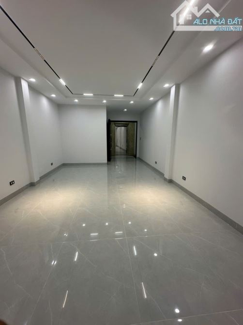 BÁN NHÀ 6TẦNG*50M THANG MÁY GIÁP NHỊ QUẬN UỶ HOÀNG MAI ÔTÔ NỘI THẤT ĐỈNH CHÓP