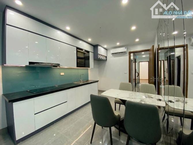 Bán nhà An Dương Vương, 36m2 hơn 8 tỷ, sát KDT Sunshine, ô tô, thang máy, full nội thất