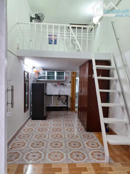 Nhà nguyên căn, 2PN, Q1 đủ tiện nghi giá 7tr