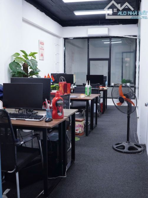 Siêu phẩm Vương Thừa Vũ 103m2 4 tầng Gara ô tô giá 20 tỷ