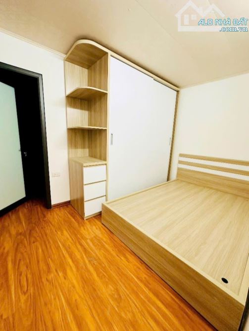 BÁN GẤP TẬP THỂ VIP – TẦNG 2, NHÀ E PHƯƠNG MAI, ĐỐNG ĐA. 80M2 – 3PN. 4,29 TỶ