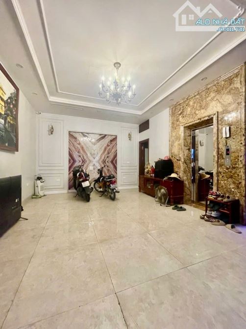 CẦN BÁN NHÀ NGHI TÀM, 7 TẦNG THANG MÁY, FULL NỘI THẤT, MẶT TIỀN CỰC RỘNG, Ô TÔ ĐỖ CỬA.