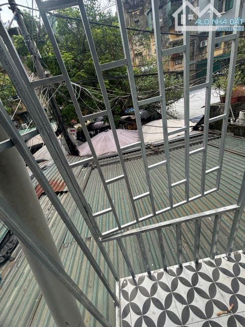 BÁN GẤP TẬP THỂ VIP – TẦNG 2, NHÀ E PHƯƠNG MAI, ĐỐNG ĐA. 80M2 – 3PN. 4,29 TỶ