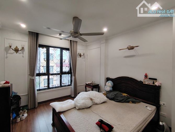 Bán nhà mặt phố Thợ Nhuộm, Hoàn Kiếm, 80m x 3 tầng, lô góc, sổ đỏ chính chủ, 49 tỷ rưỡi!