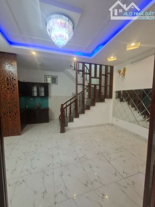 Bán nhà Hà Đông gần Chợ Hà Đông 13 tỷ, 74m2 x 4 tầng, MT 6m, ô tô đỗ.