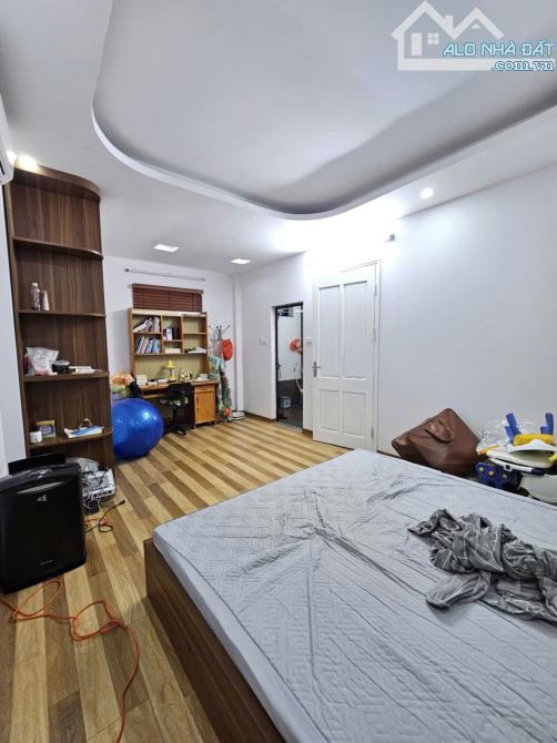 9,1 tỷ 45m2, 5 tầng Nguyễn Đức Cảnh, Hồ Đền Lừ nhà đẹp ở ngay - 2 thoáng - gần phố