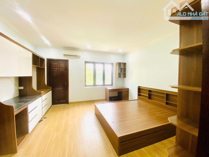 SỐC, giảm 1tỷ nhà phân lô Trung tâm Hoàng Mai 75m, 4 tầng, thang máy, vỉa hè, ô tô qua nhà