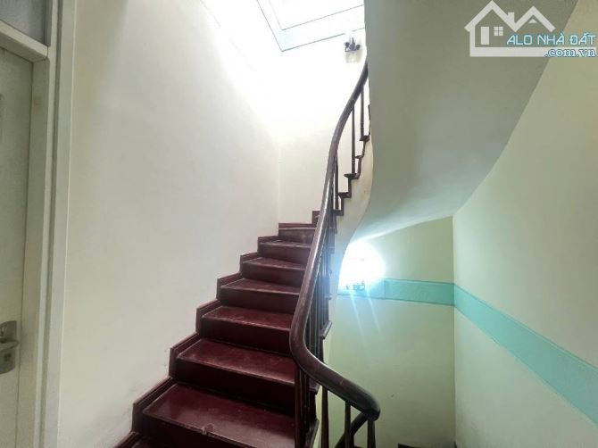 Bán nhà Hào Nam 39m x 5t căn góc ngõ thông nhà thoáng ở sướng,giá chỉ 7tỷ980tr