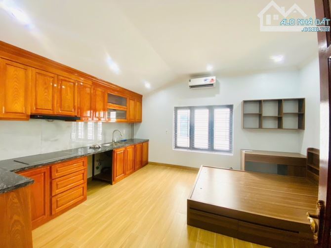 SỐC, giảm 1tỷ nhà phân lô Trung tâm Hoàng Mai 75m, 4 tầng, thang máy, vỉa hè, ô tô qua nhà