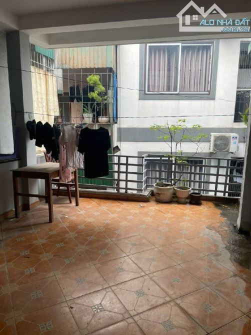 Bán nhà Hào Nam 39m x 5t căn góc ngõ thông nhà thoáng ở sướng,giá chỉ 7tỷ980tr