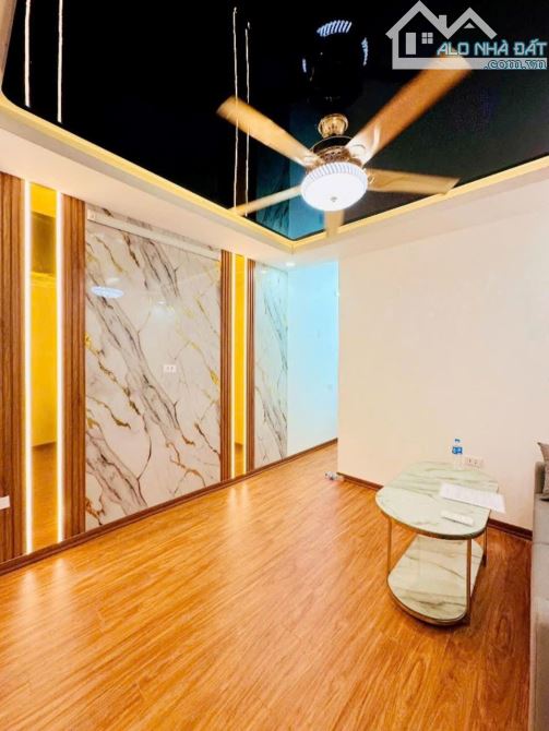 BÁN GẤP TẬP THỂ VIP – TẦNG 2, NHÀ E PHƯƠNG MAI, ĐỐNG ĐA. 80M2 – 3PN. 4,29 TỶ