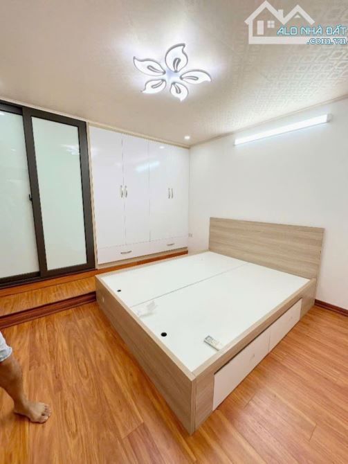 BÁN GẤP TẬP THỂ VIP – TẦNG 2, NHÀ E PHƯƠNG MAI, ĐỐNG ĐA. 80M2 – 3PN. 4,29 TỶ