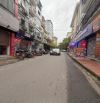 Nhà lô góc khu Văn Công, Mai Dịch 65m², ôtô đỗ cửa, gần Đại học Thương Mại, ở và kinh do