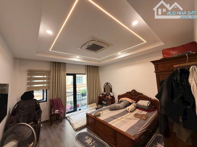 Siêu phẩm cực đẹp Trần Khát Chân, oto đỗ ngõ rộng 5m, full nội thất sổ 60m2. Giá 15.6 tỷ