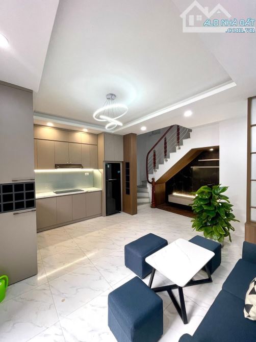 CẦU GIẤY, 32M x 5T, MT 6.5M - DÒNG TIỀN 15Tr/THÁNG, Ô TÔ CÁCH 40M