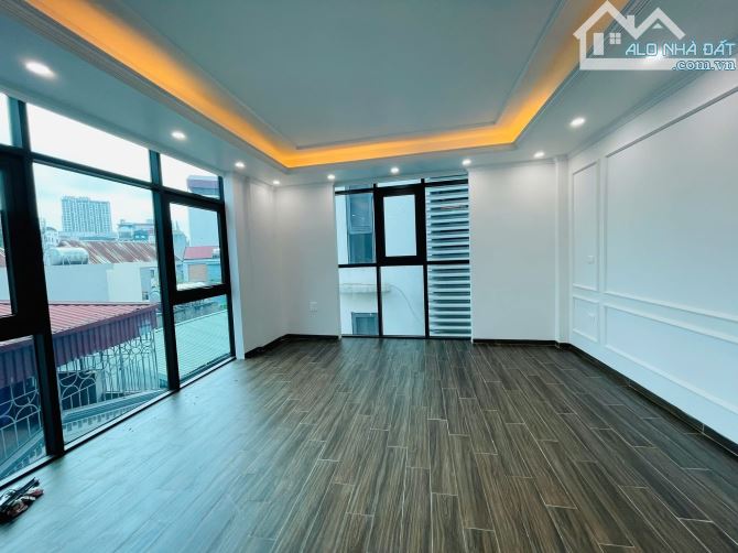 Siêu Phẩm 7 Tầng Xây Mới Lô Góc Ô Tô Kinh Doanh Đào Tấn Ba Đình DT 35M MT 6.2M Giá 19.5Tỷ