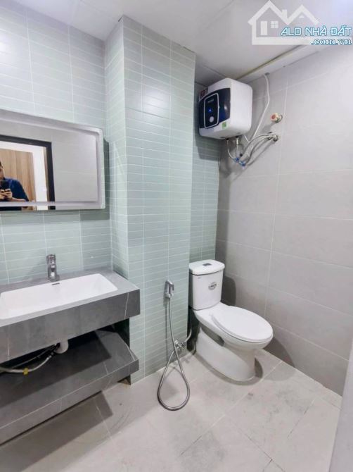 Bán căn nhà tập thể Quỳnh mai T2 tt hai bà trưng đẹp thoáng mát