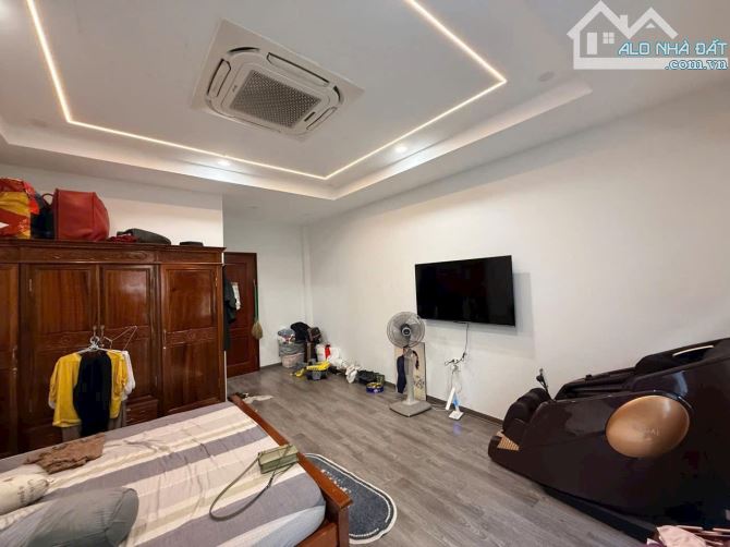 Siêu phẩm cực đẹp Trần Khát Chân, oto đỗ ngõ rộng 5m, full nội thất sổ 60m2. Giá 15.6 tỷ