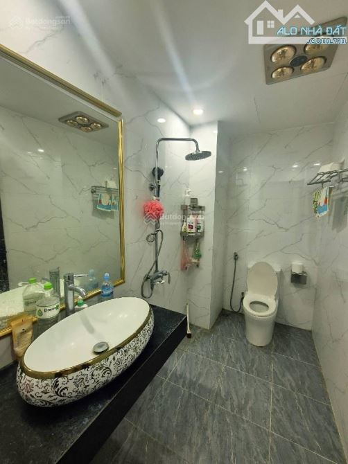 Bán nhà Trần Hưng Đạo 76m 5 tầng 4 ngủ oto gần chỉ nhỉnh 18 tỷ