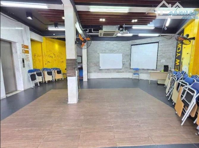 Bán nhà mặt phố Trần Đại Nghĩa, Hai Bà Trưng 6 tầng 74m2 giá 63 tỷ