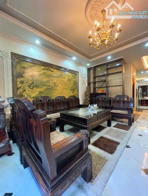 Trích Sài MT 10M 85 Tỷ 215M2 ÔTÔ Vào Nhà , 20M Ra Mặt Hồ Tây ,Dòng Tiền 120tr/th