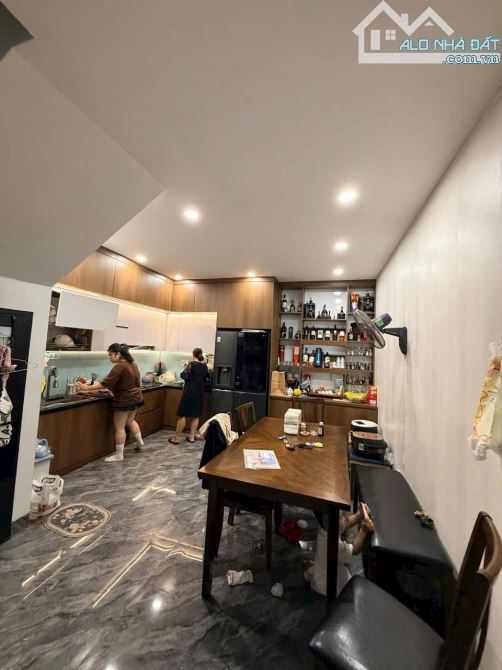 Siêu phẩm cực đẹp Trần Khát Chân, oto đỗ ngõ rộng 5m, full nội thất sổ 60m2. Giá 15.6 tỷ