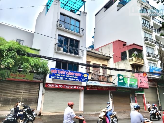 LÔ GÓC MẶT PHỐ LA THÀNH, KO QH, Ô TÔ DỪNG ĐỖ, KINH DOANH, NHÀ ĐẸP FULL NT, Ở/CHO THUÊ