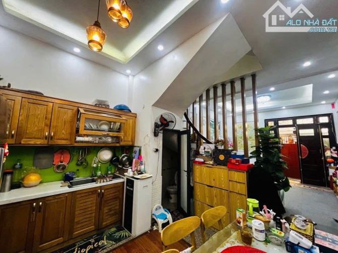 Hiếm, Nhà dân xây ngõ 339 Minh Khai, ngõ thoáng rộng,sổ 48m2 x mtiền 4.3m.full đồ.Giá 8 tỷ